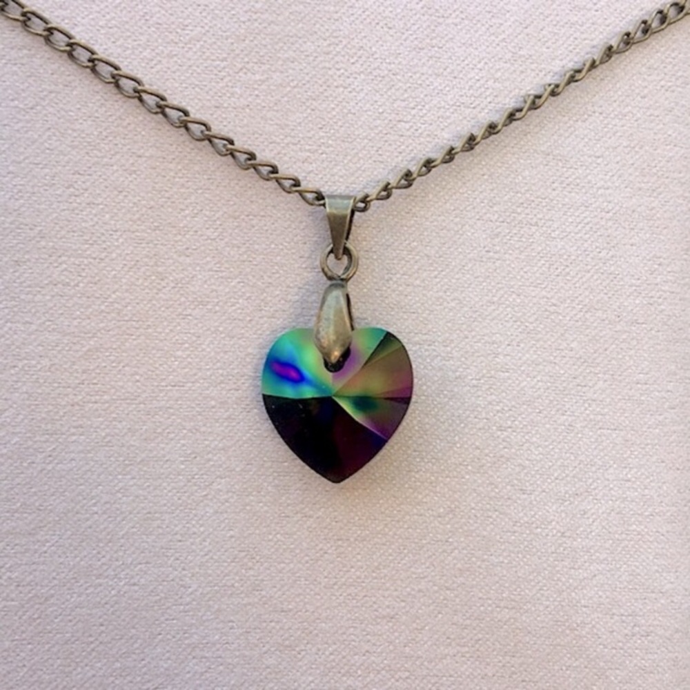 Reversible Black Diamond + Iridescent Oil Spill Rainbow Crystal Heart Necklace - Picture 8 of 11
